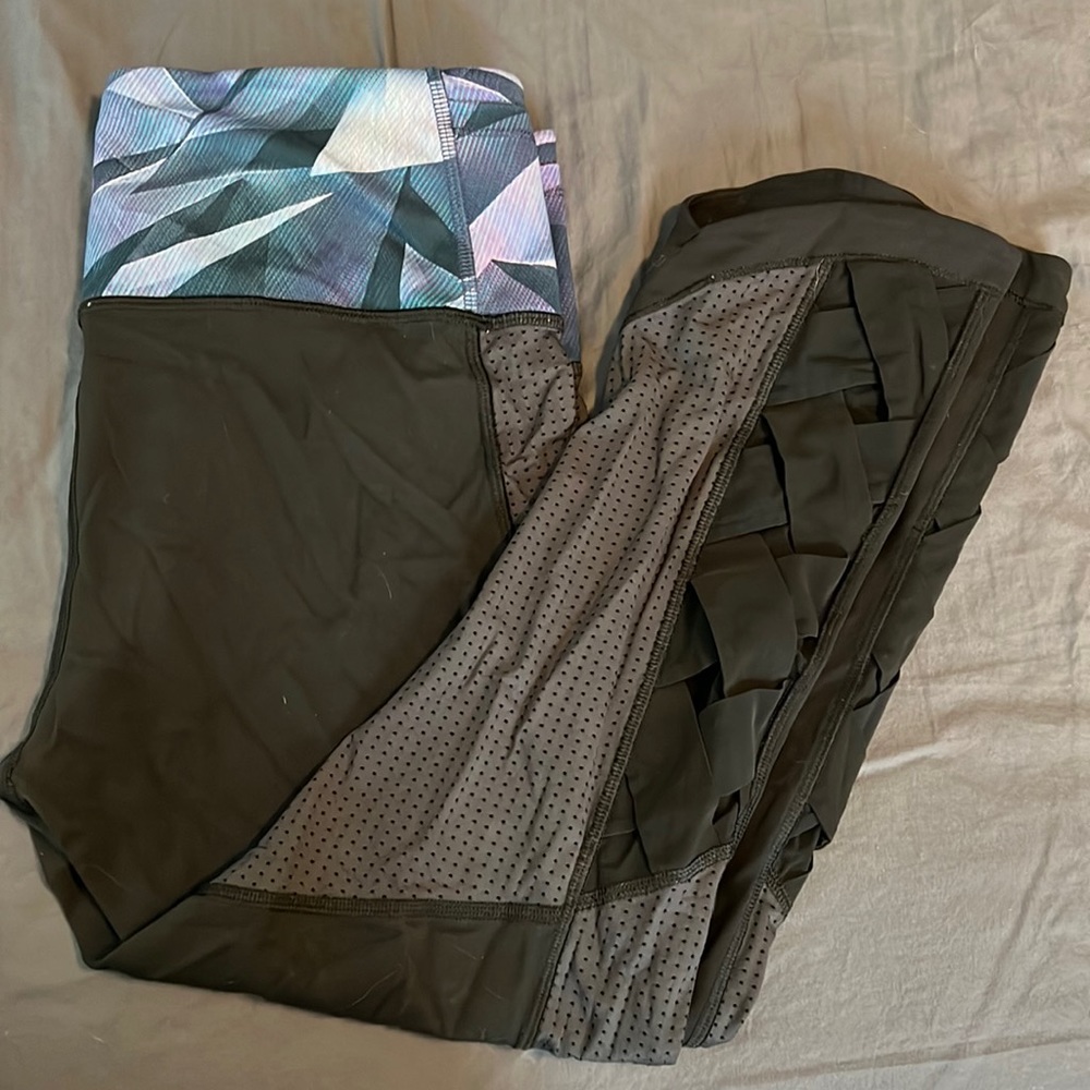 Lululemon Workout Capris (8)